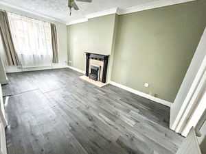 Lounge/diner- click for photo gallery